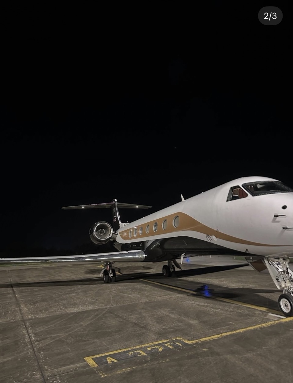 何猷君前任为二胎庆生，搭私人飞机出国庆祝，儿子已一岁生父不详(图2)