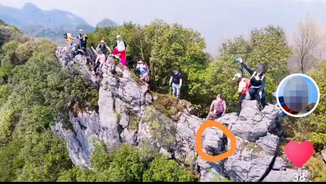一男子爬山拍视频坠崖生还称“福大命大”，当事人：腰扭伤了，曾多次爬山经过事发处(图1)