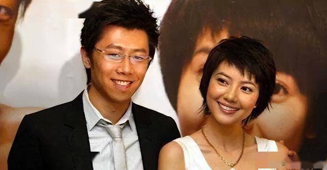 46岁高圆圆现身北京，穿低胸礼服绑高马尾，法令纹深腰臀比却绝了(图11)