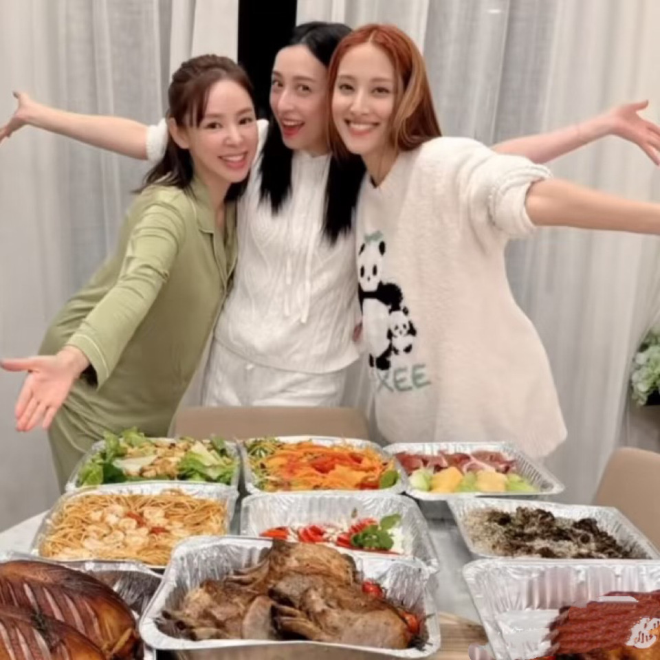 龚嘉欣36岁生日派对，陈凯琳穿睡衣松弛大方，谭凯琪也很显嫩(图6)