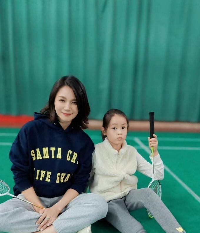 和陈思诚同居3年转嫁富豪，离婚后独自带女儿，今靠陈妍希再翻红(图6)