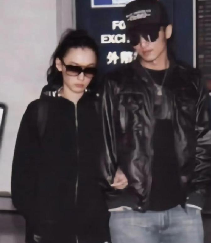 不再隐瞒！谢霆锋坦言拒绝和王菲结婚的真相，终为自己选择买了单(图2)