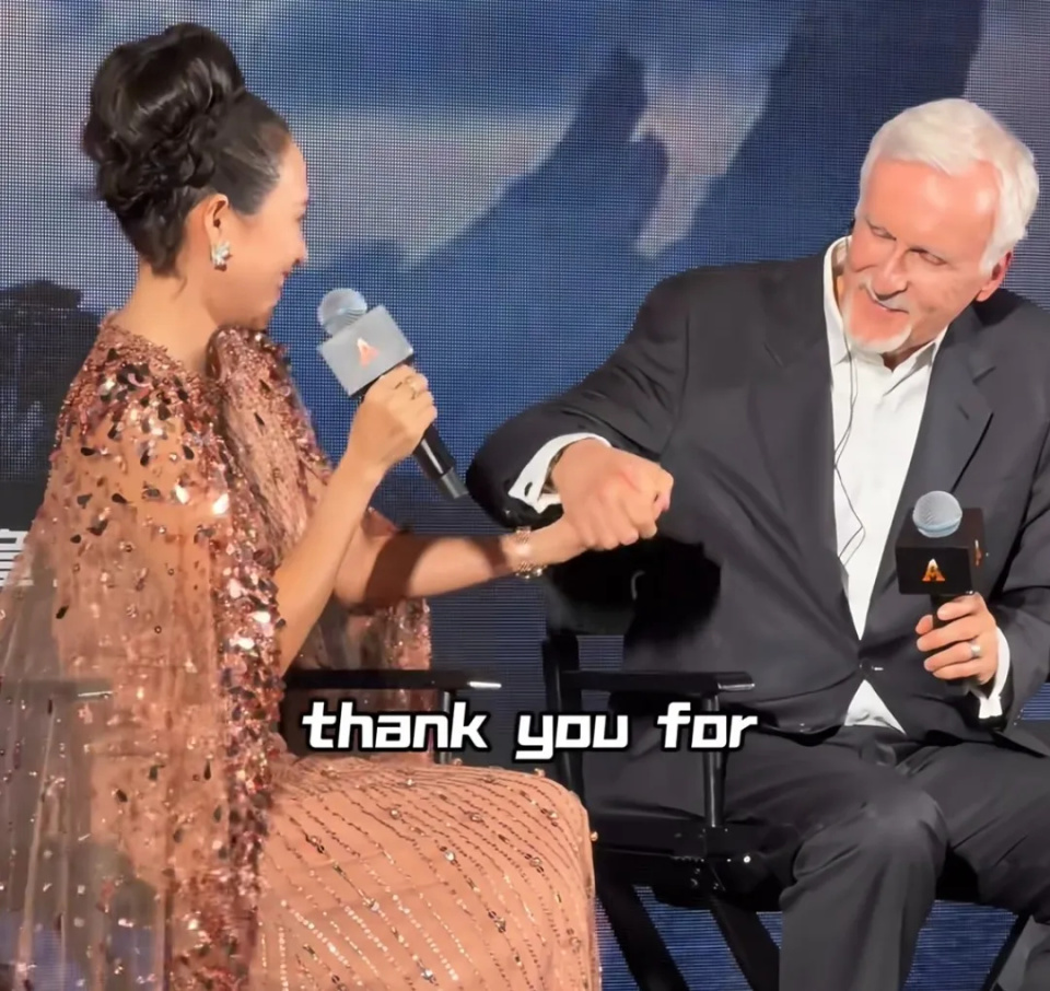 章子怡被吐槽拜高踩低！主动和卡梅隆热聊，对孙俪邓超略显冷淡(图20)