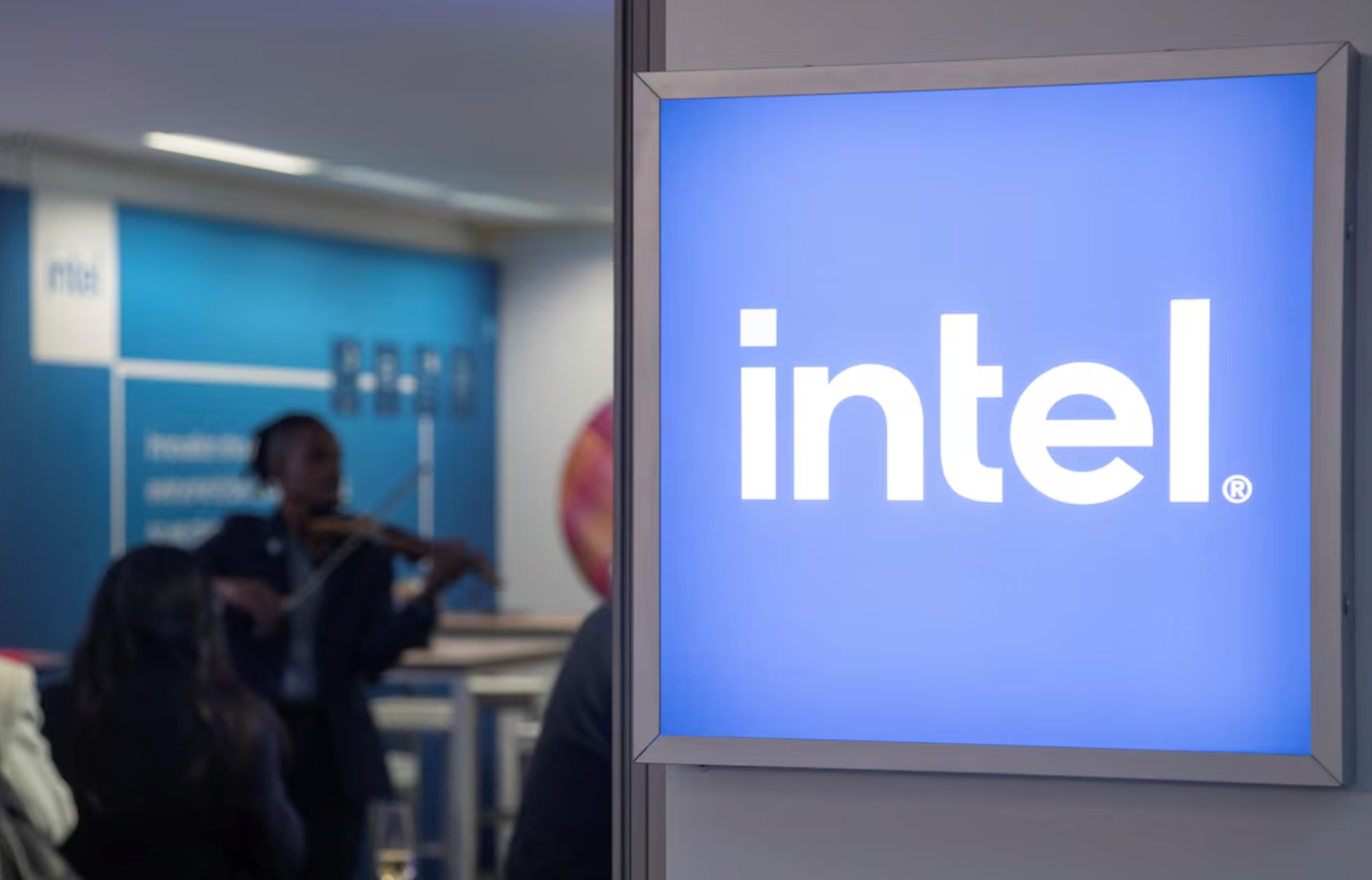 英特尔挑战欧盟反垄断决定失败,但罚款大减 1.4 亿欧元(图1) 英特尔挑战欧盟反垄断决定失败,但罚款大减 1.4 亿欧元(图1)