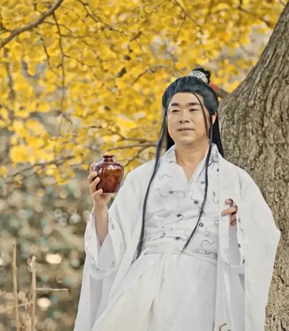 “网红局长”解伟入职浙江一卫星通信公司，本人证实：工龄近34年，身体做了好几次手术(图2)