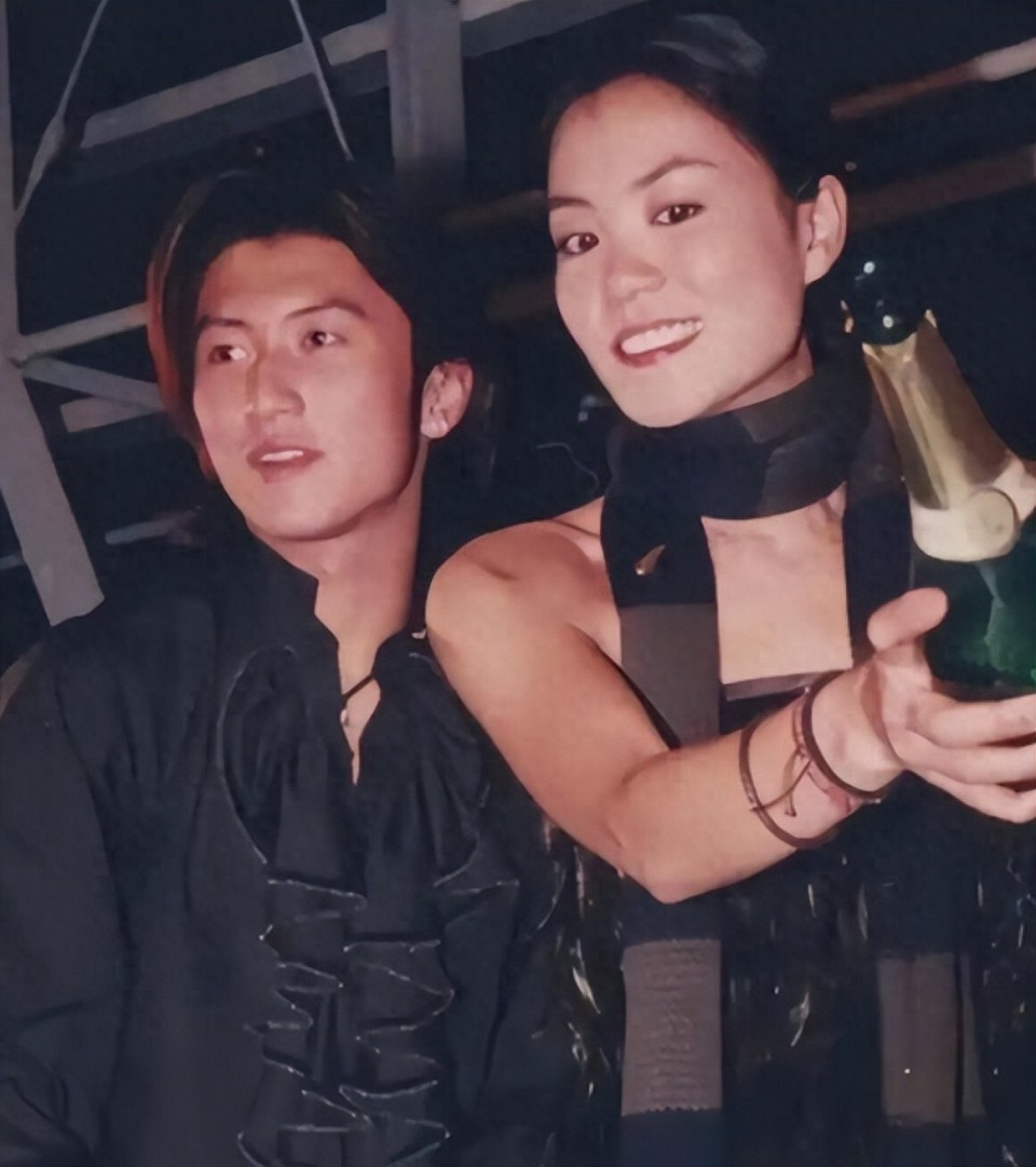 和王菲复合11年，谢霆锋坦言不婚的原因，