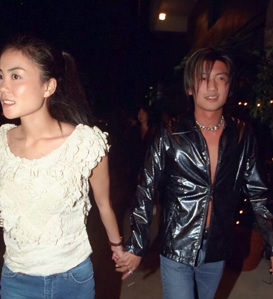 和王菲复合11年，谢霆锋坦言不婚的原因，担心的事还是发生了(图6)