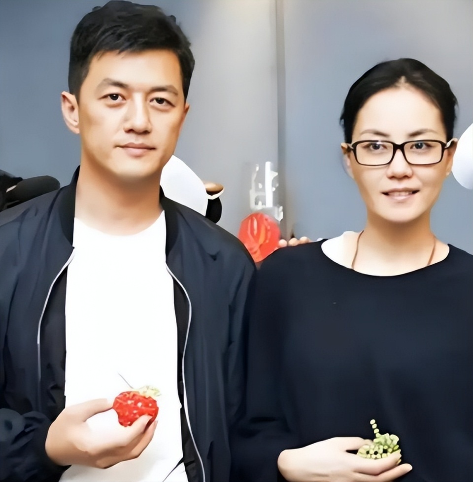 和王菲复合11年，谢霆锋坦言不婚的原因，担心的事还是发生了(图12)