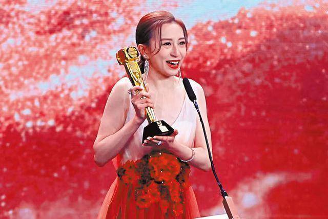 TVB视后龚嘉欣庆生,少妇联盟大搞睡衣派对,事业登顶感情随缘(图2) TVB视后龚嘉欣庆生,少妇联盟大搞睡衣派对,事业登顶感情随缘(图2)