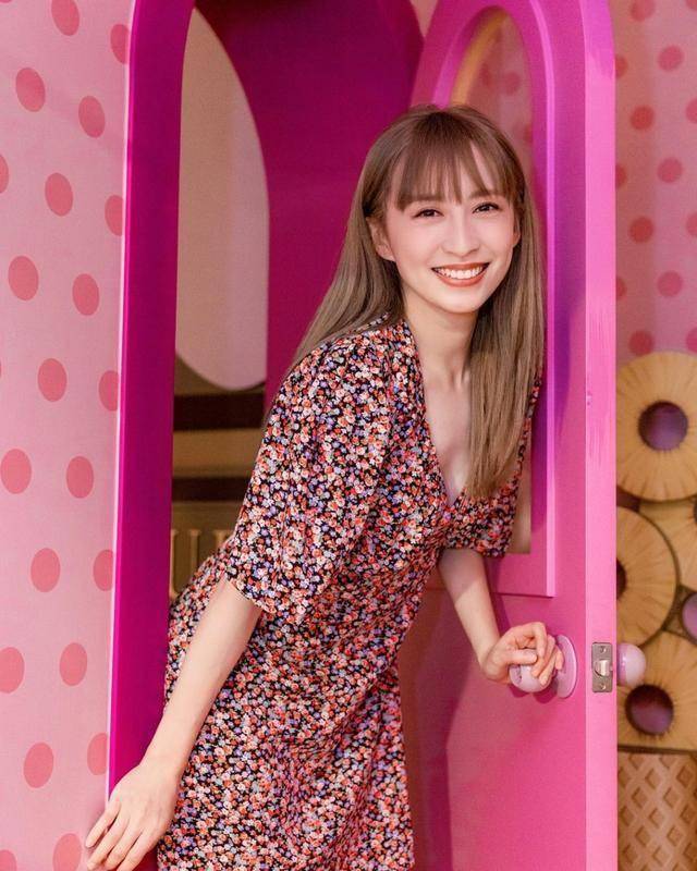 TVB视后龚嘉欣庆生,少妇联盟大搞睡衣派对,事业登顶感情随缘(图12) TVB视后龚嘉欣庆生,少妇联盟大搞睡衣派对,事业登顶感情随缘(图12)