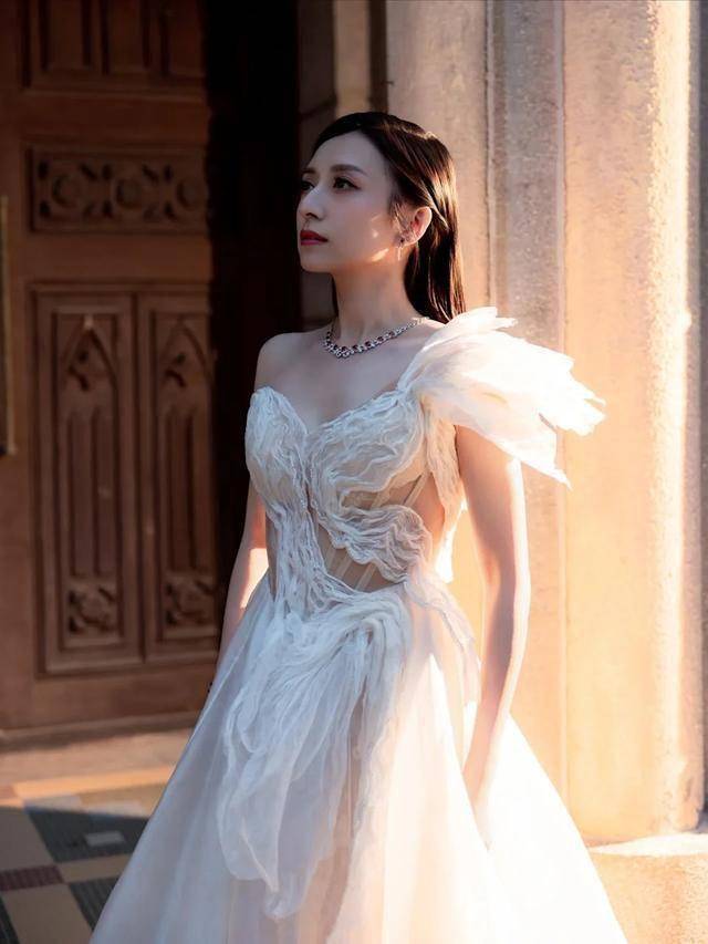 TVB视后龚嘉欣庆生,少妇联盟大搞睡衣派对,事业登顶感情随缘(图14) TVB视后龚嘉欣庆生,少妇联盟大搞睡衣派对,事业登顶感情随缘(图14)