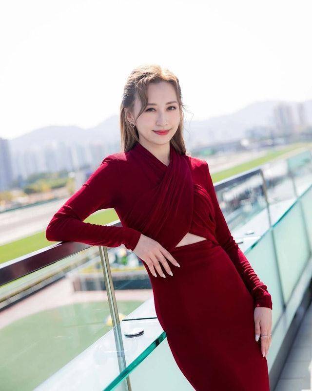 TVB视后龚嘉欣庆生,少妇联盟大搞睡衣派对,事业登顶感情随缘(图15) TVB视后龚嘉欣庆生,少妇联盟大搞睡衣派对,事业登顶感情随缘(图15)