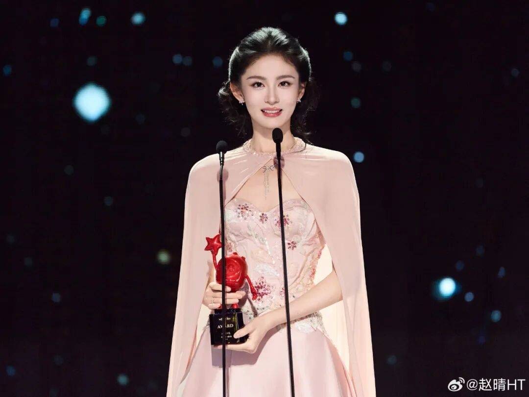 于正回应旗下艺人“赵晴瘦成纸片人”热搜，