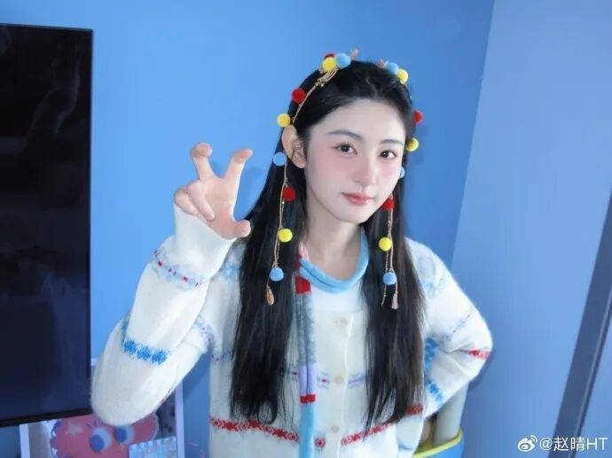 于正回应旗下艺人“赵晴瘦成纸片人”热搜，称她每天运动6小时：之前95斤，现在90+(图3)