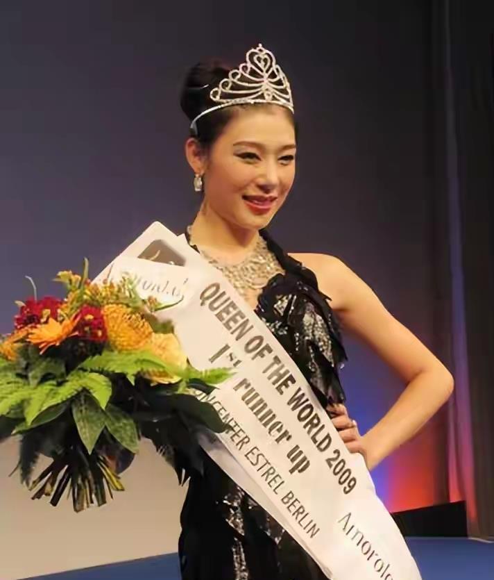 李泽楷被她迷得神魂颠倒，林丹为她不顾妻儿，她究竟有什么魅力？(图5)