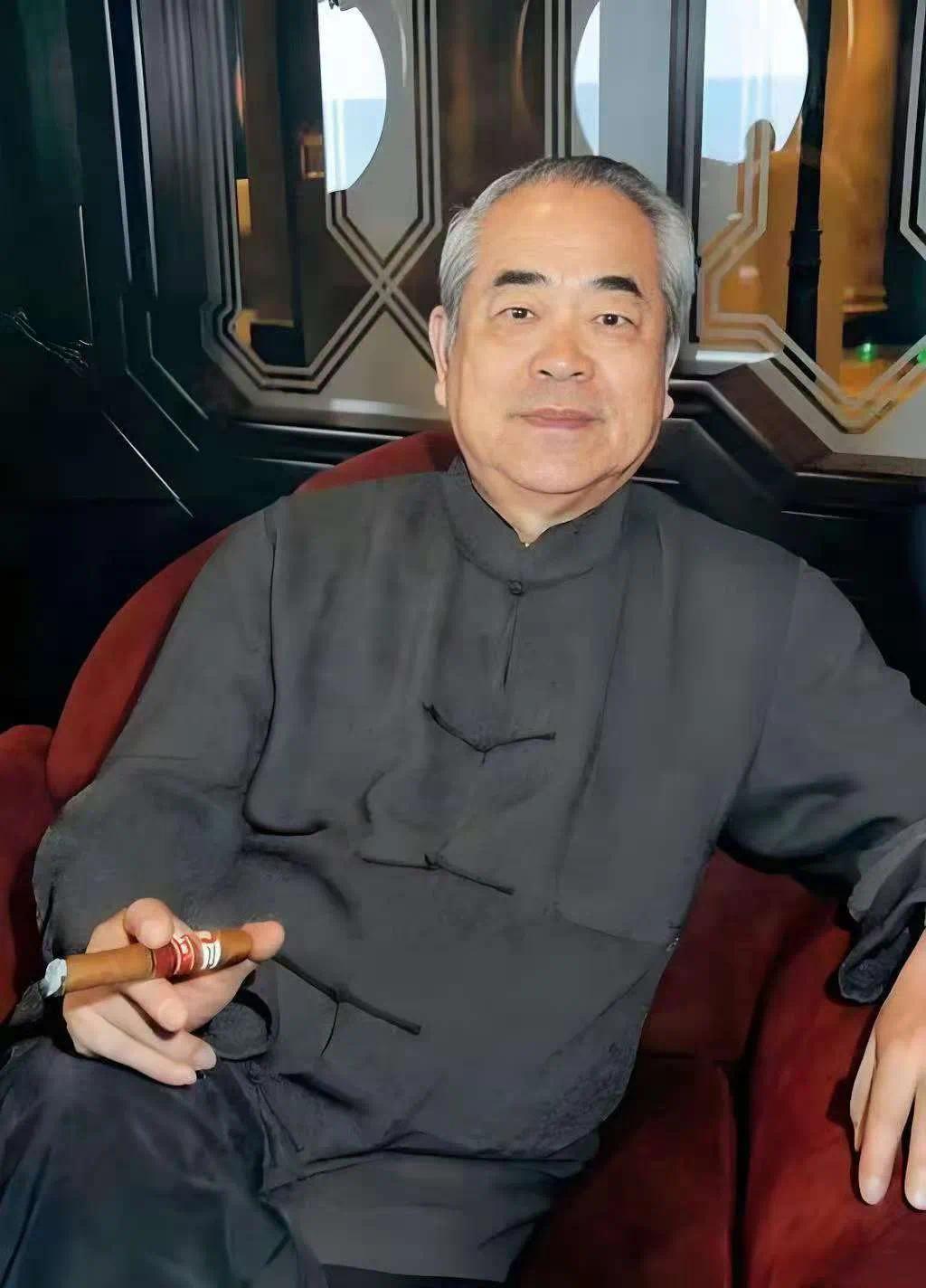 87岁范曾喜得贵子，多情画家的四段婚姻1女1子2继子(图1)