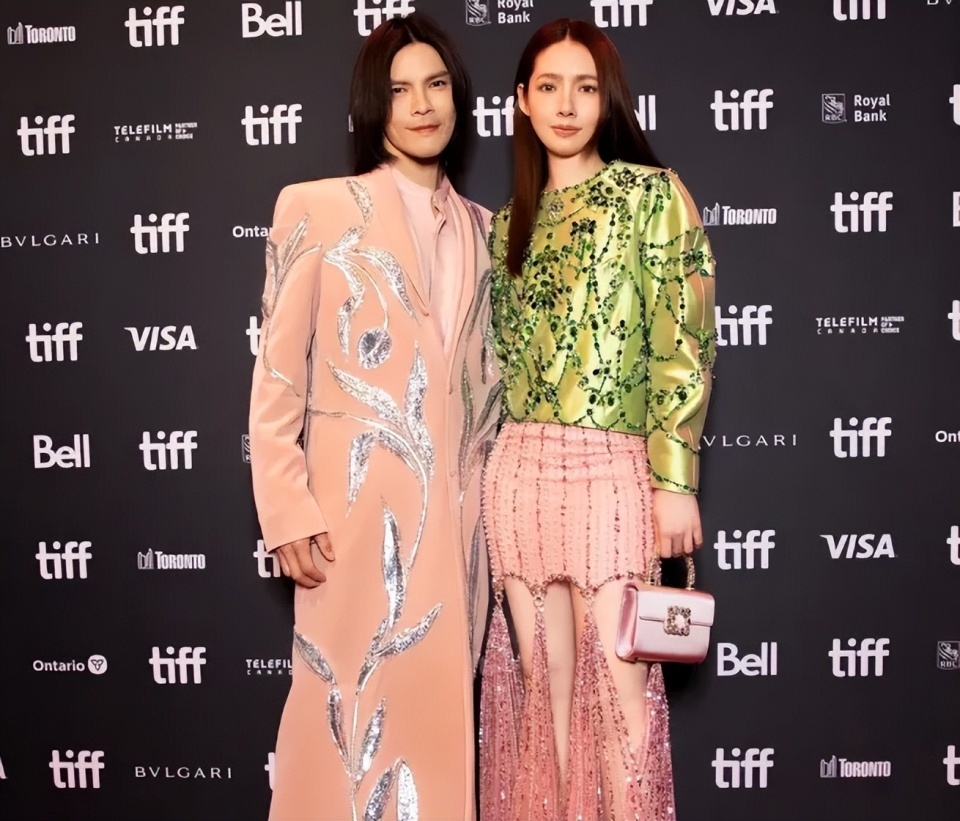 郭碧婷自曝和向佐两地分居，靠孩子联络感情，婆婆向太给钱大手笔(图4)