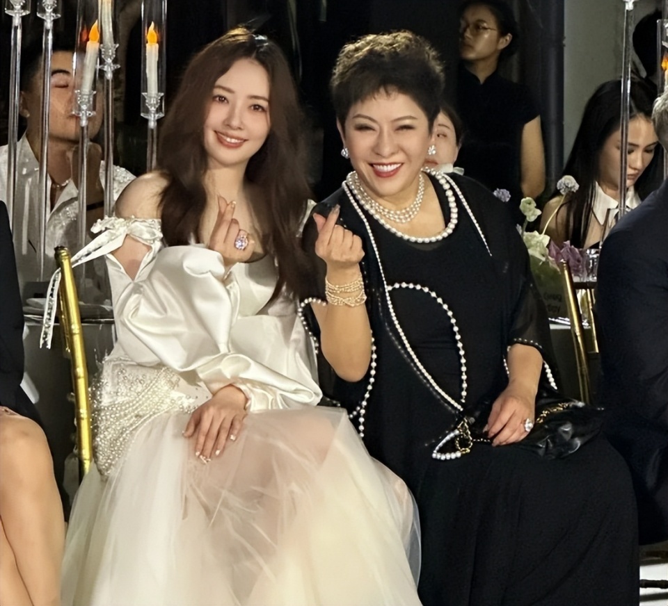 郭碧婷自曝和向佐两地分居，靠孩子联络感情，婆婆向太给钱大手笔(图6)