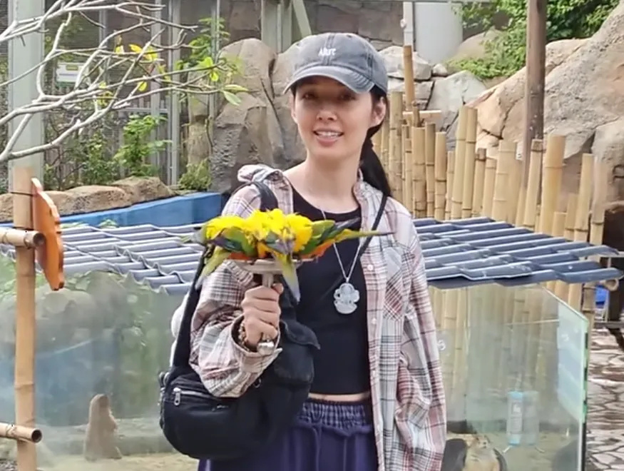 郭碧婷自曝和向佐两地分居，靠孩子联络感情，婆婆向太给钱大手笔(图12)