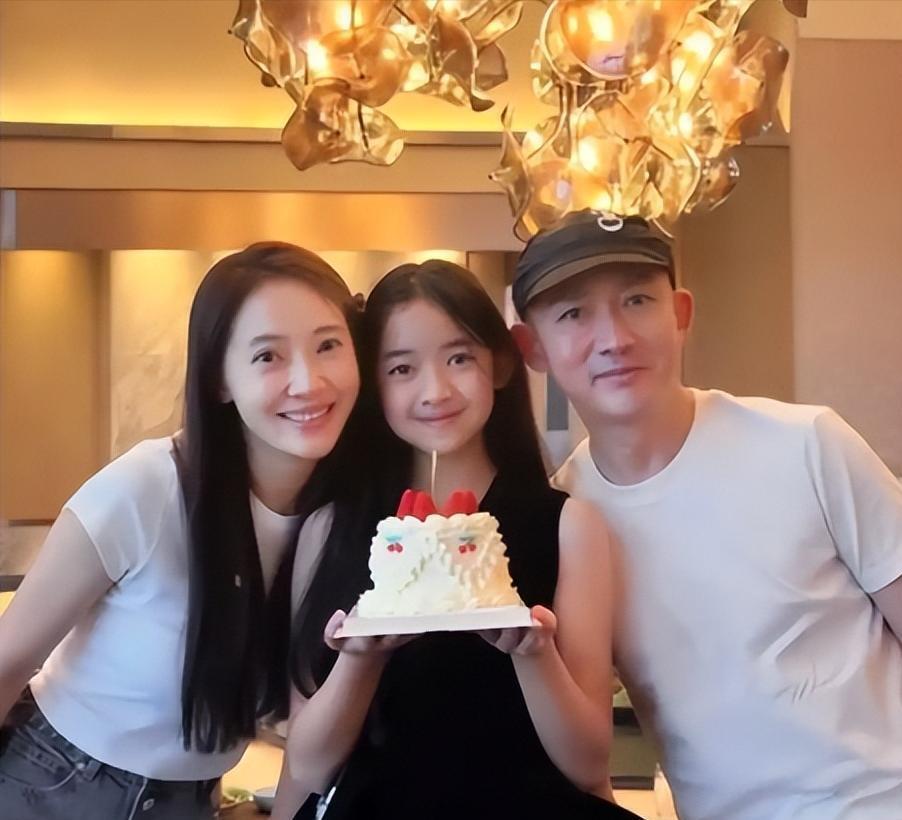 聂远发文替女儿宣传新剧，称呼女儿为老师，又一个星二代进圈拍戏(图1)