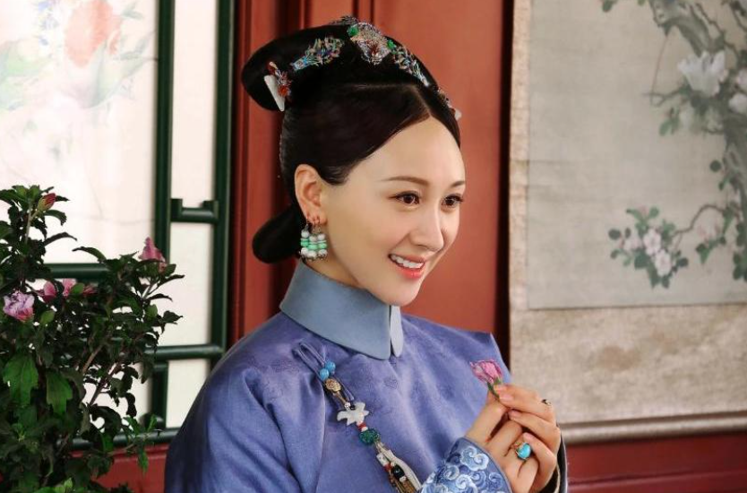 她不愿接受“潜规则”，42岁仍单身，演50多部戏虽火但未出圈(图2)