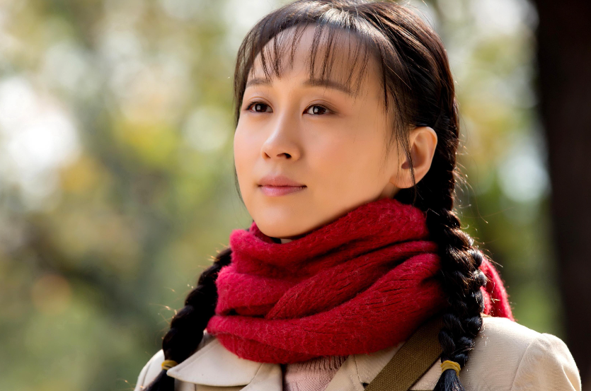 她不愿接受“潜规则”，42岁仍单身，演50多部戏虽火但未出圈(图3)