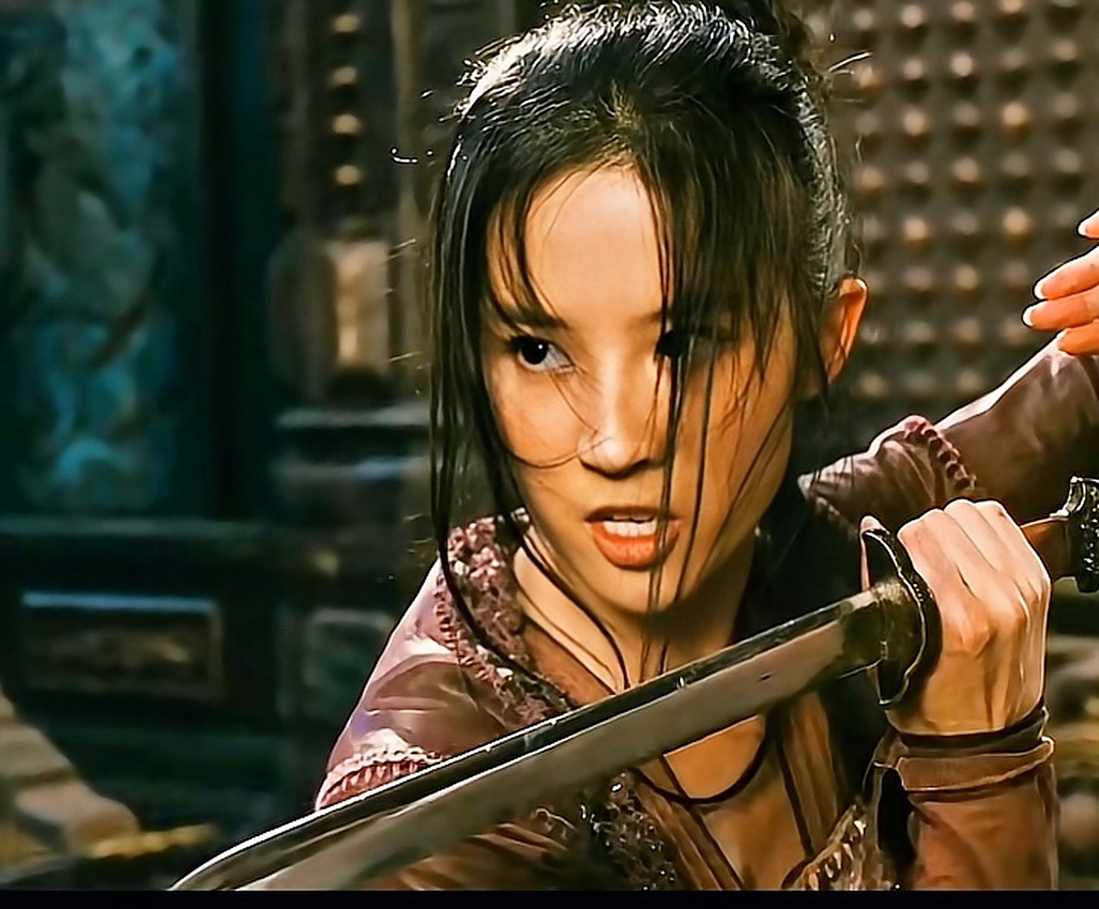 刘亦菲晒游轮美照!在阿联酋度假肥硕不少，长了副乳但马甲线还在(图15)