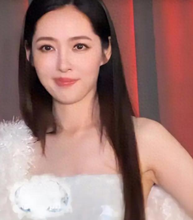 向太也没想到，自己千辛万苦给向佐找的媳妇，竟狠狠“拿捏”了她(图1)