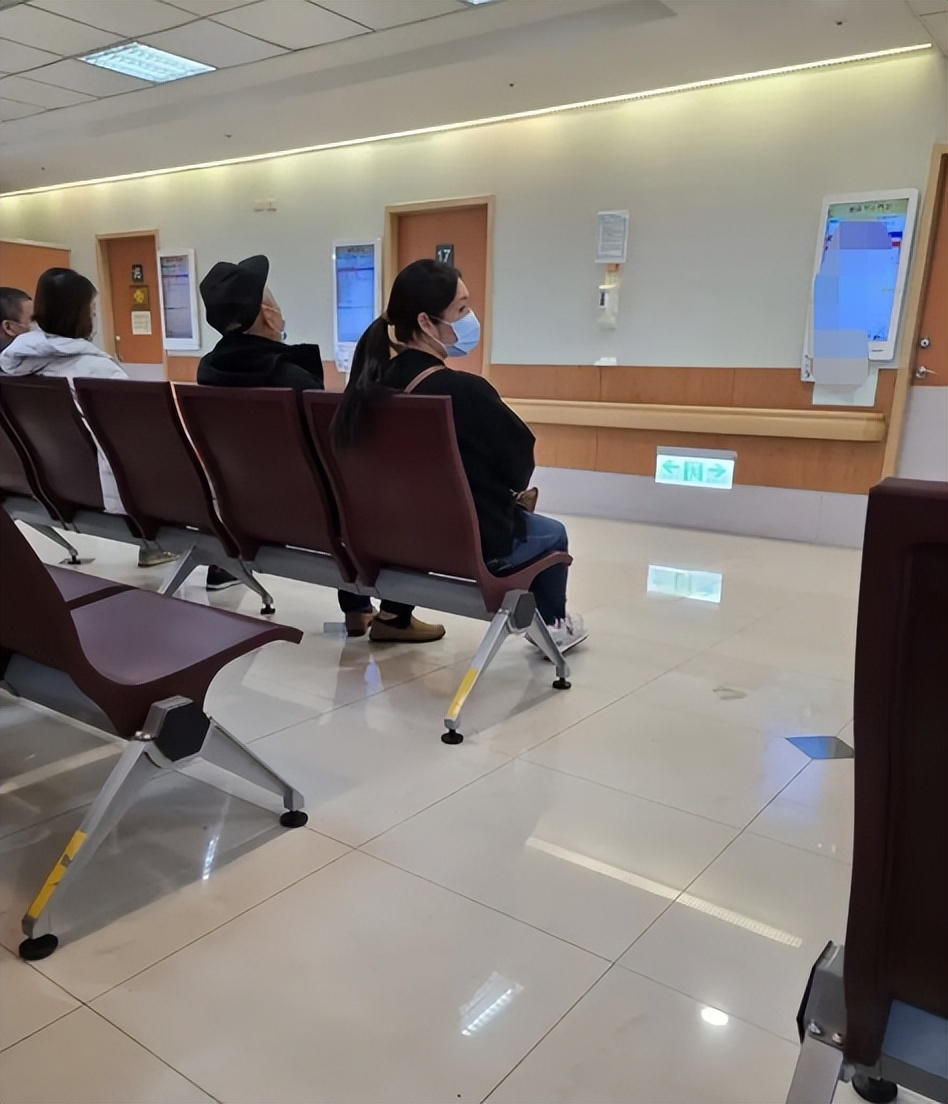 向太也没想到，自己千辛万苦给向佐找的媳妇，竟狠狠“拿捏”了她(图5)