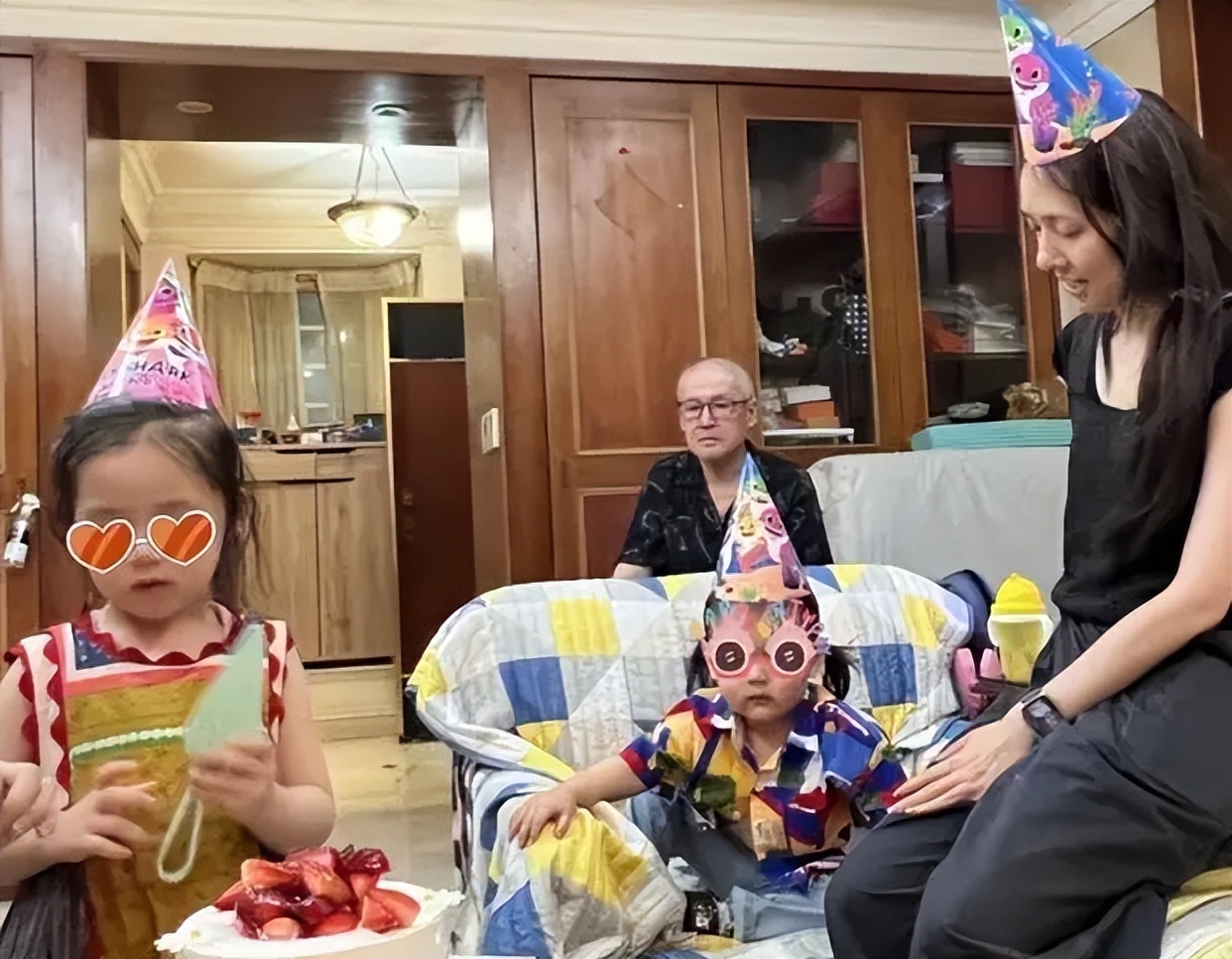 向太也没想到，自己千辛万苦给向佐找的媳妇，竟狠狠“拿捏”了她(图21)