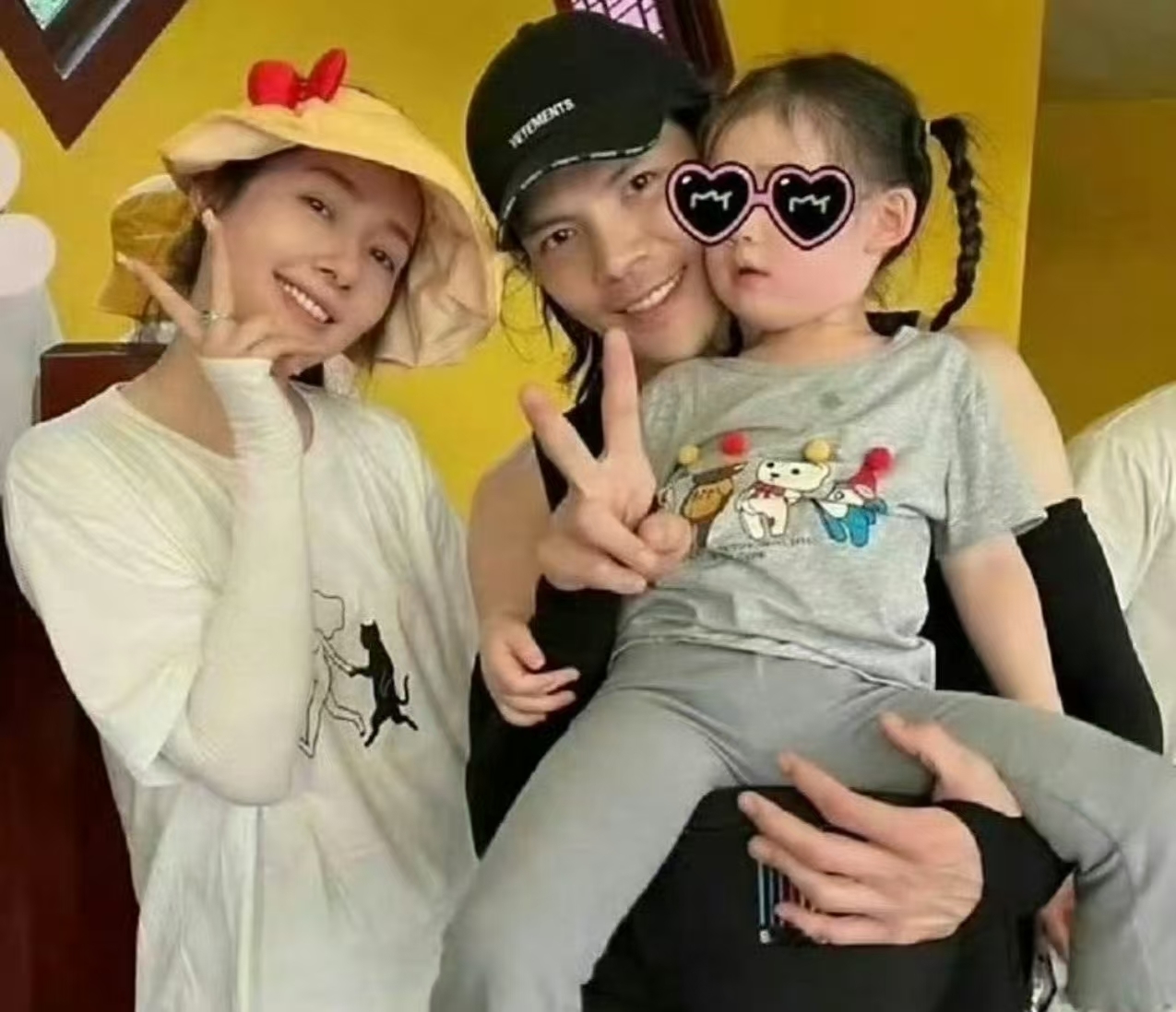 向太也没想到，自己千辛万苦给向佐找的媳妇，竟狠狠“拿捏”了她(图22)