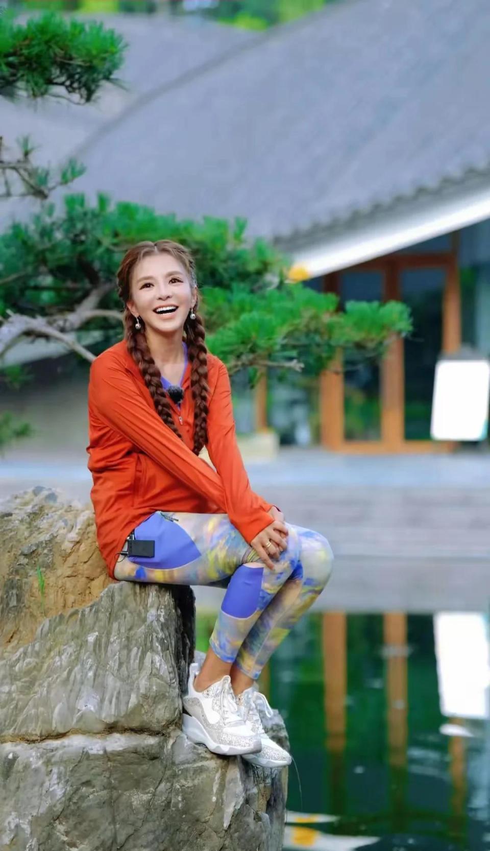 朱迅再陷调离风波？春晚26年深耕追流量，赵本山一言道破关键！(图8)