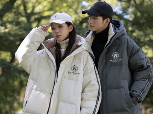 “人大899元书记严选羽绒服”线上热销，年轻人涌入高校买羽绒服(图3)