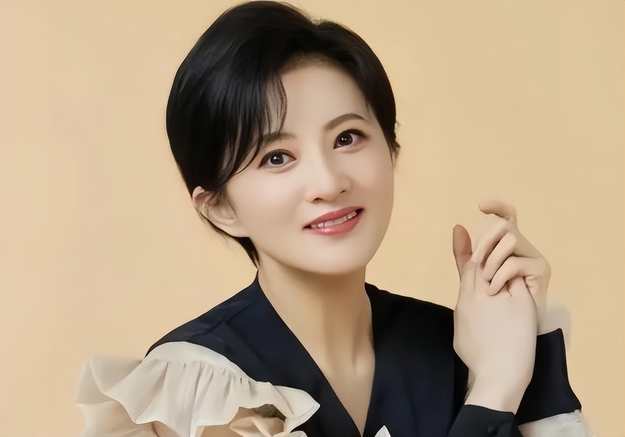 没想到，44岁仍选择不婚不育的金铭，早已走上了另一条大道(图4)