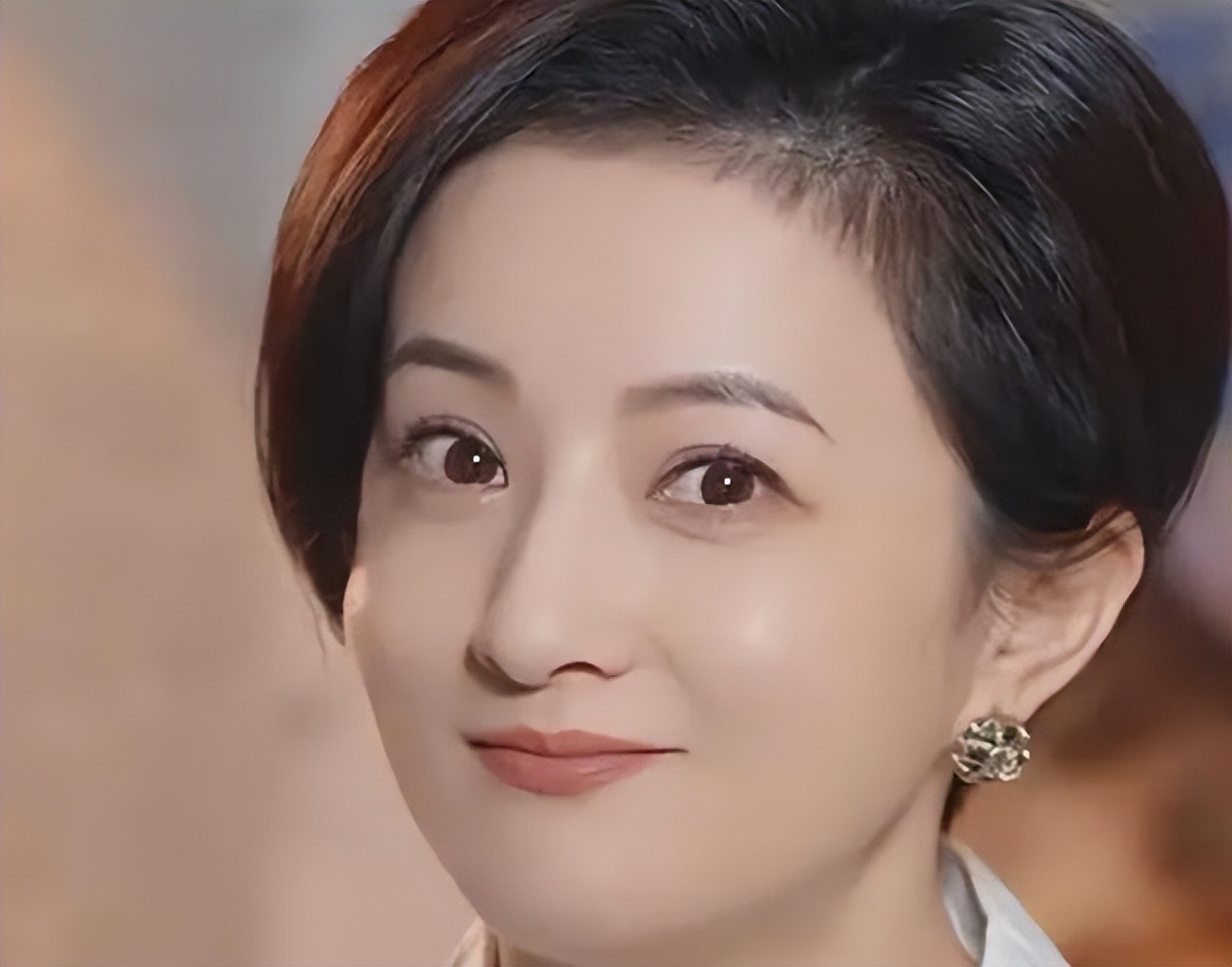 没想到，44岁仍选择不婚不育的金铭，早已走上了另一条大道(图9)