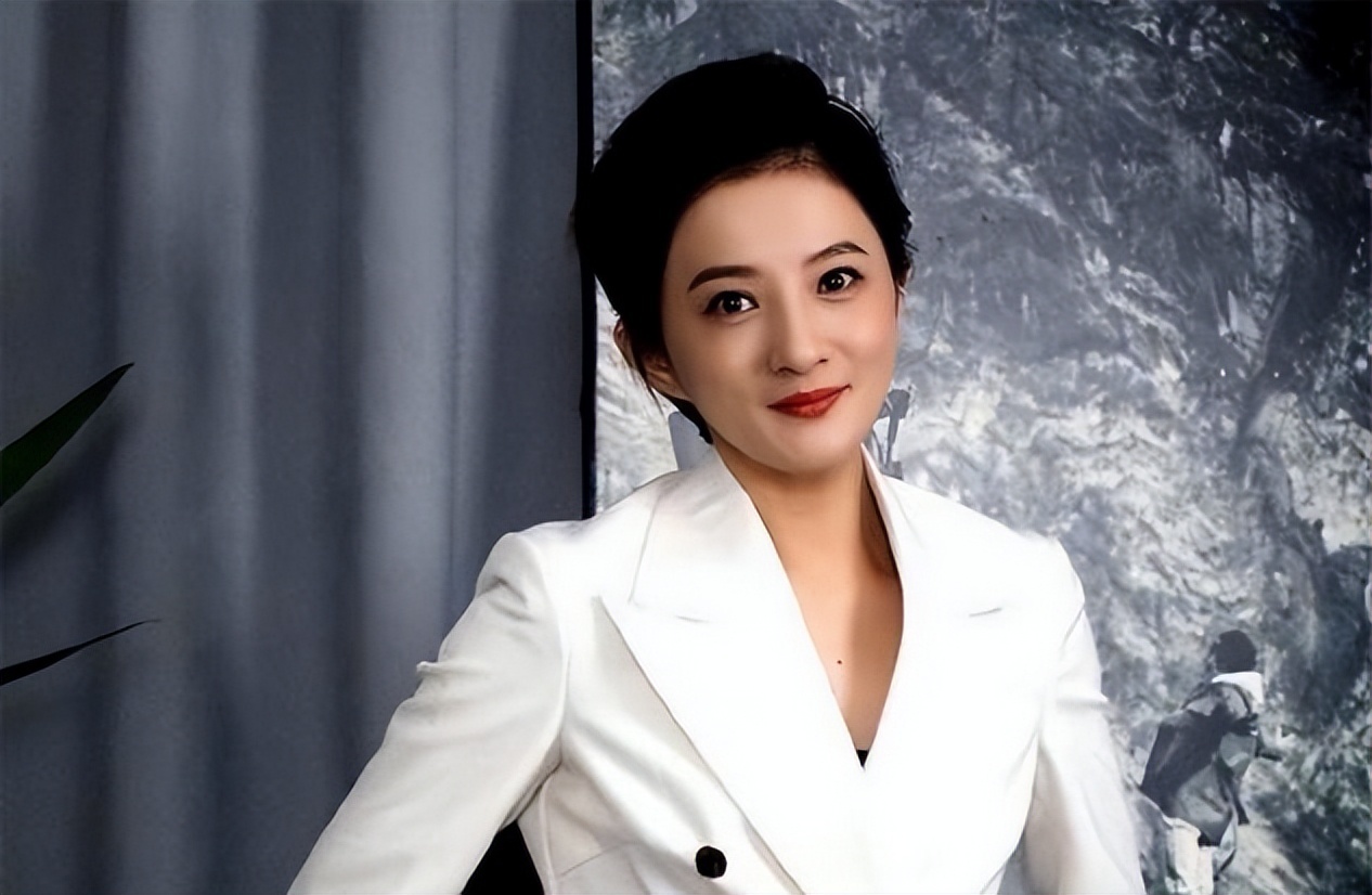 没想到，44岁仍选择不婚不育的金铭，早已走上了另一条大道(图7)