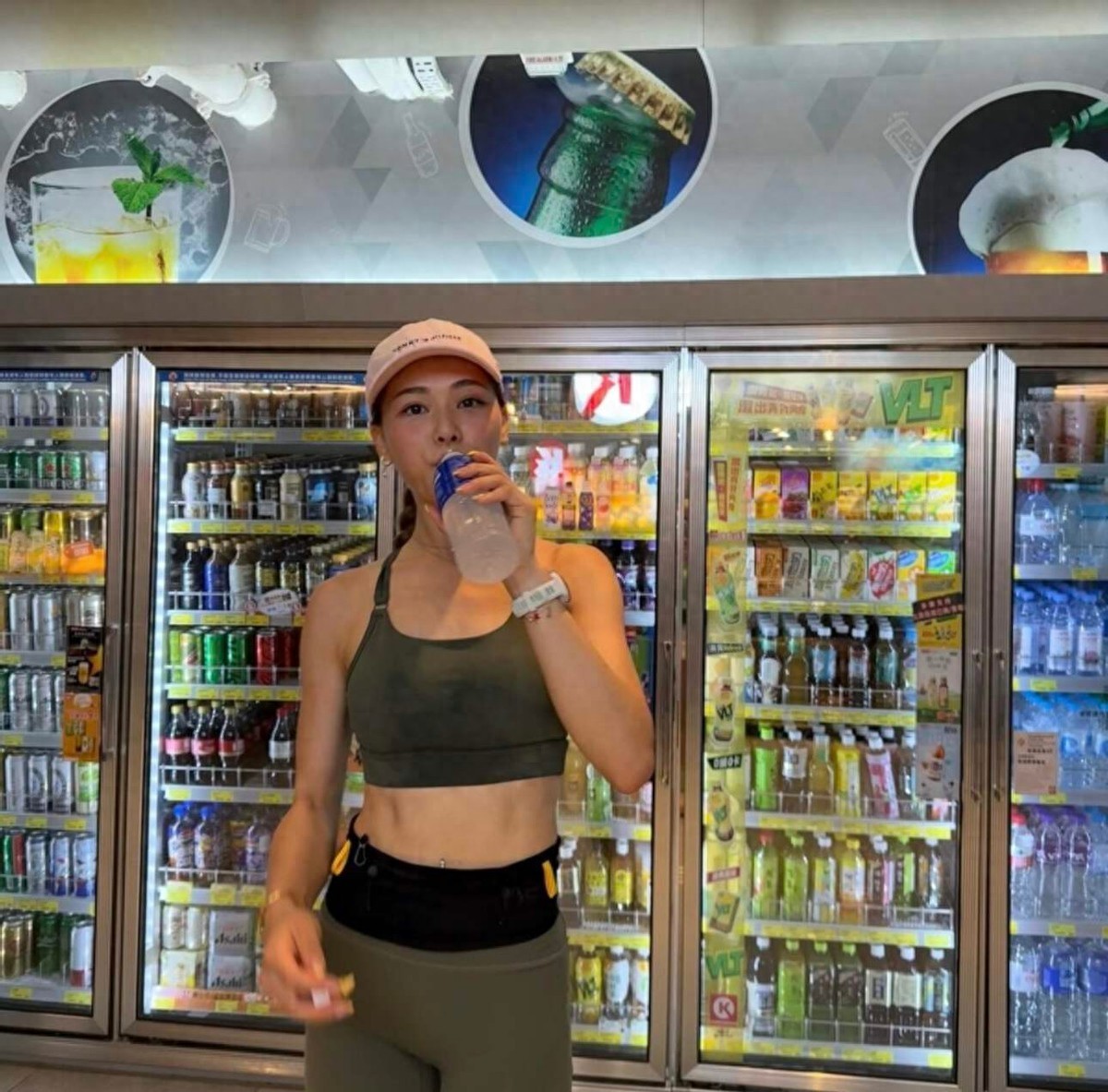 TVB上位小花晒视频博尽眼球，健身锻炼被指身材完美，引网友热议(图1)