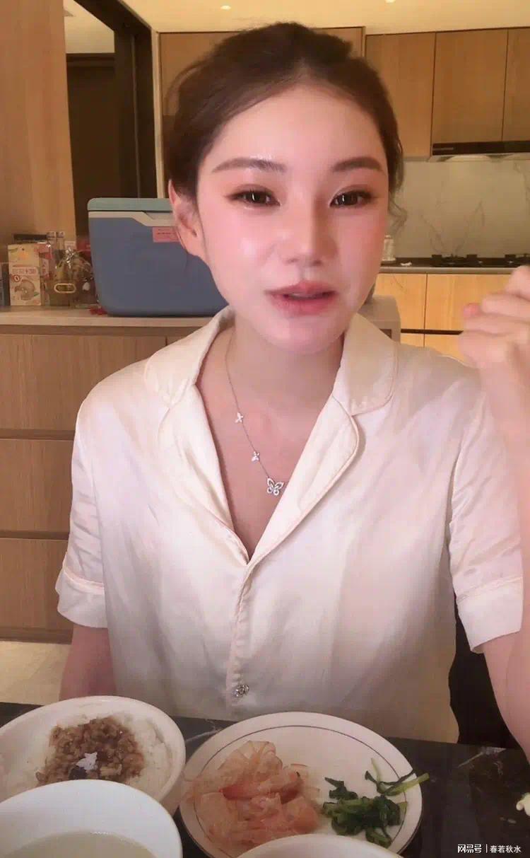 马筱梅直播间藏孕肚，网友：暗讽大S！爆汪小菲糗事笑喷(图10)