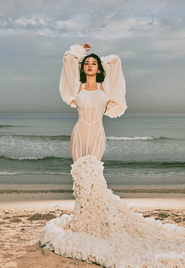 蔡依林 “美人出浴” 造型太绝！一袭白裙勾勒曼妙曲线(图6)