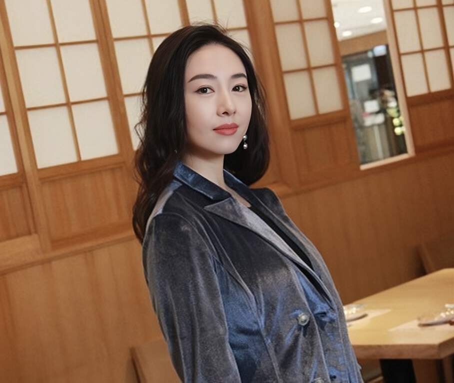 香港知名女星复出拍剧,患抑郁症情绪波动大,多次和老公传离婚(图1) 香港知名女星复出拍剧,患抑郁症情绪波动大,多次和老公传离婚(图1)