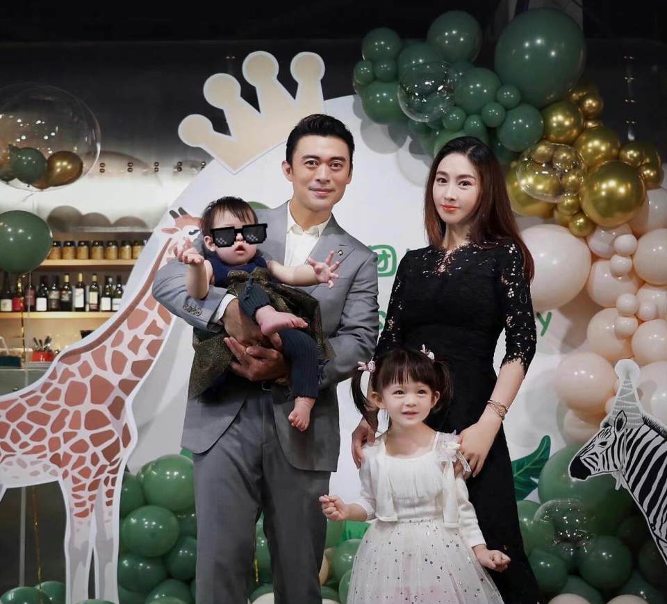 香港知名女星复出拍剧,患抑郁症情绪波动大,多次和老公传离婚(图4) 香港知名女星复出拍剧,患抑郁症情绪波动大,多次和老公传离婚(图4)