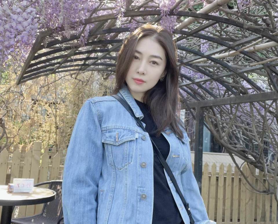 香港知名女星复出拍剧,患抑郁症情绪波动大,多次和老公传离婚(图9) 香港知名女星复出拍剧,患抑郁症情绪波动大,多次和老公传离婚(图9)