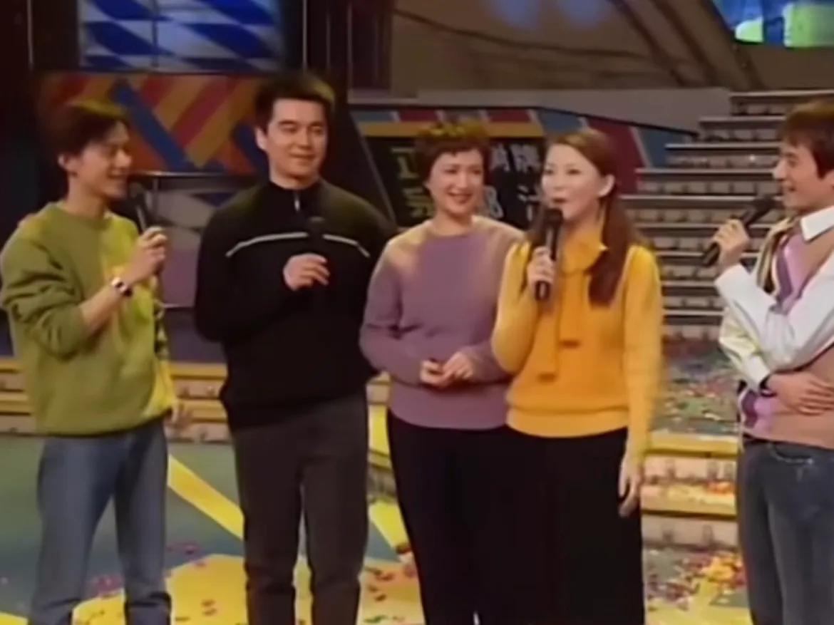 许亚军也没想到,24岁儿子许何,如今成了他深陷骂声中的“救赎”(图8) 许亚军也没想到,24岁儿子许何,如今成了他深陷骂声中的“救赎”(图8)