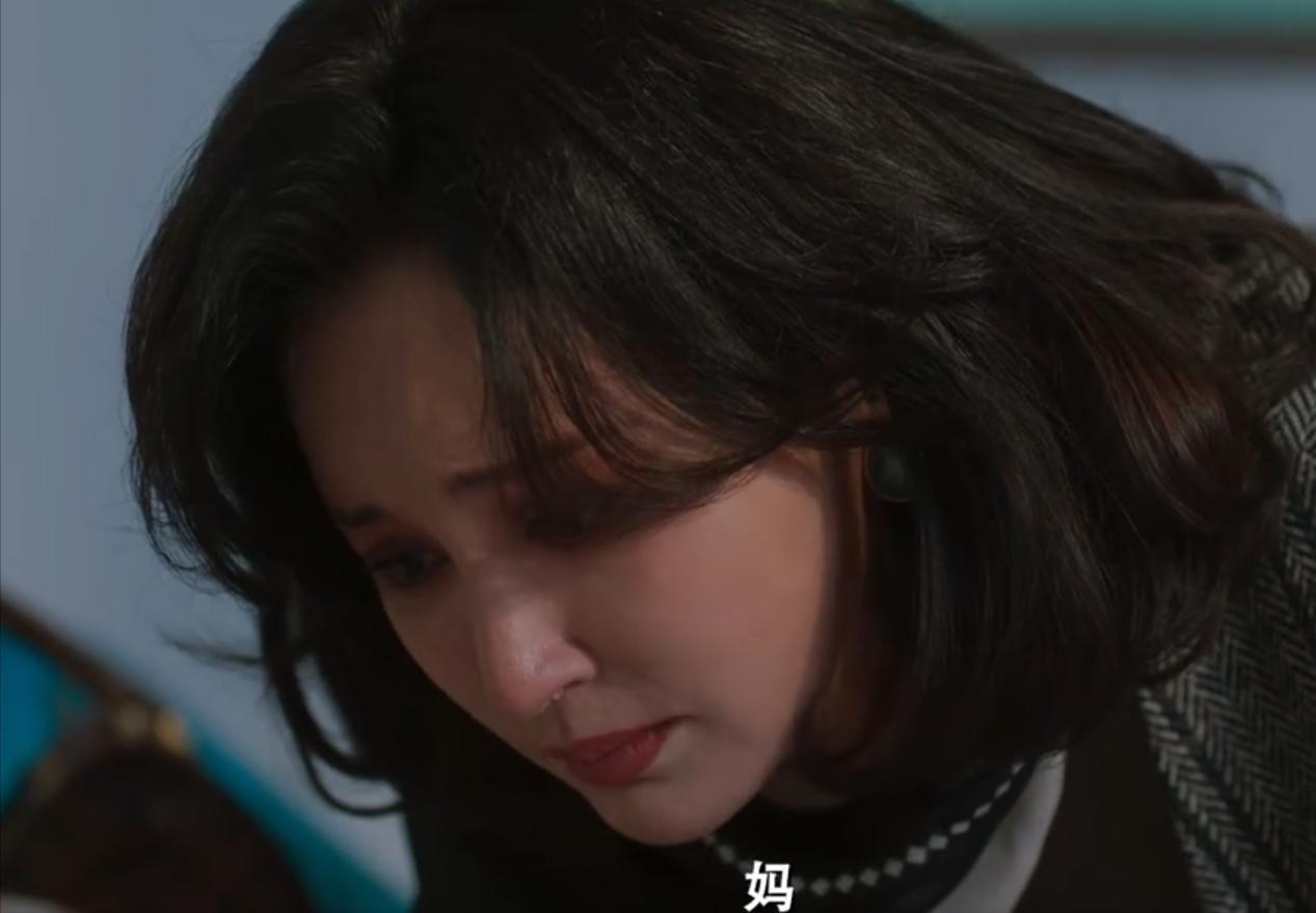 44岁张歆艺这一哭,在全网火了,网友:蒋欣的评价终于有人信了(图4) 44岁张歆艺这一哭,在全网火了,网友:蒋欣的评价终于有人信了(图4)