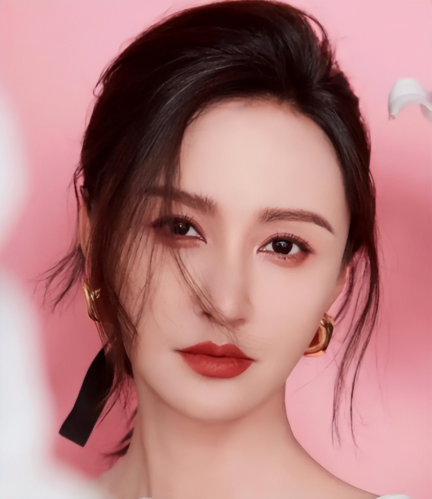 44岁张歆艺这一哭,在全网火了,网友:蒋欣的评价终于有人信了(图20) 44岁张歆艺这一哭,在全网火了,网友:蒋欣的评价终于有人信了(图20)