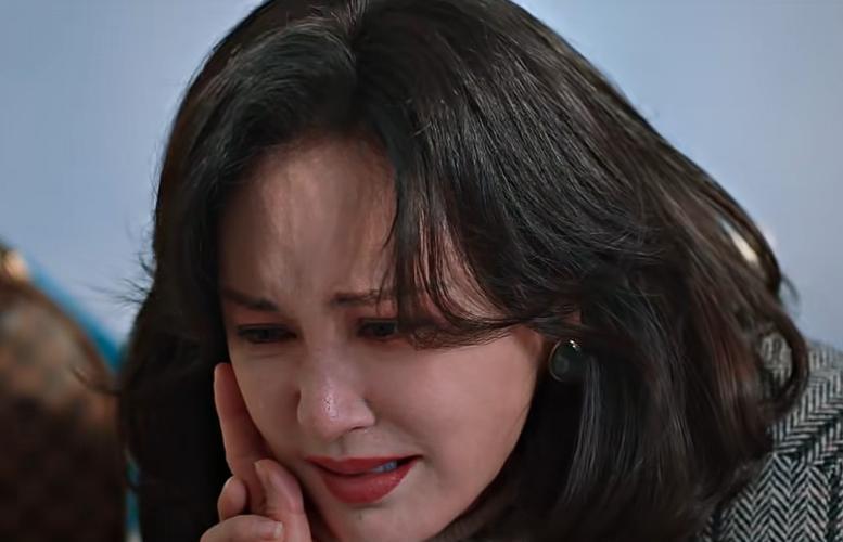 44岁张歆艺这一哭,在全网火了,网友:蒋欣的评价终于有人信了(图22) 44岁张歆艺这一哭,在全网火了,网友:蒋欣的评价终于有人信了(图22)