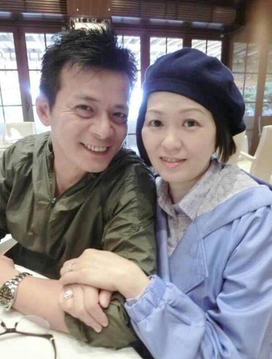 同人不同命!64岁黄日华官宣退圈,79岁李家鼎暴瘦18斤却不肯退休(图4) 同人不同命!64岁黄日华官宣退圈,79岁李家鼎暴瘦18斤却不肯退休(图4)