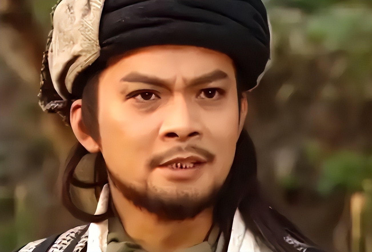 同人不同命!64岁黄日华官宣退圈,79岁李家鼎暴瘦18斤却不肯退休(图5) 同人不同命!64岁黄日华官宣退圈,79岁李家鼎暴瘦18斤却不肯退休(图5)