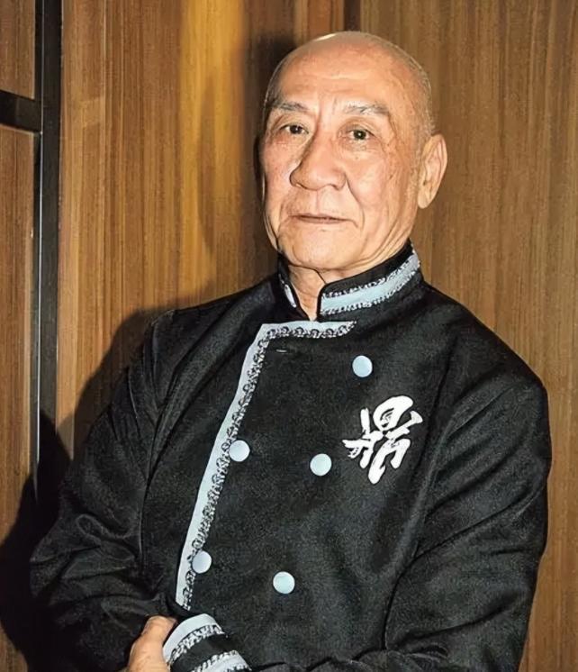 同人不同命!64岁黄日华官宣退圈,79岁李家鼎暴瘦18斤却不肯退休(图11) 同人不同命!64岁黄日华官宣退圈,79岁李家鼎暴瘦18斤却不肯退休(图11)