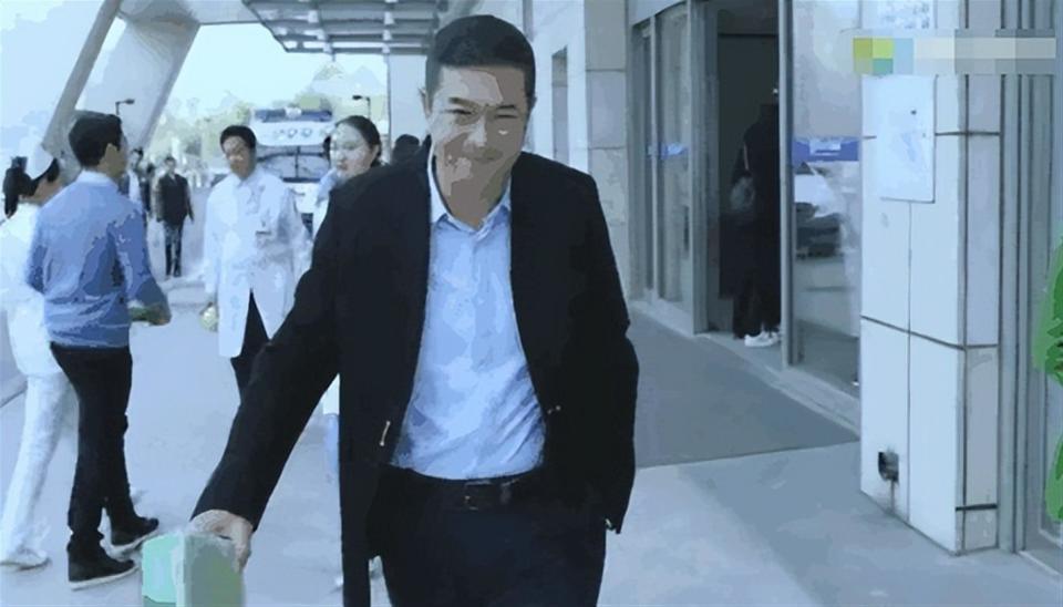 钱再多有什么用!55岁身患“不死癌症”的张嘉益,给中年人提了个醒(图2) 钱再多有什么用!55岁身患“不死癌症”的张嘉益,给中年人提了个醒(图2)